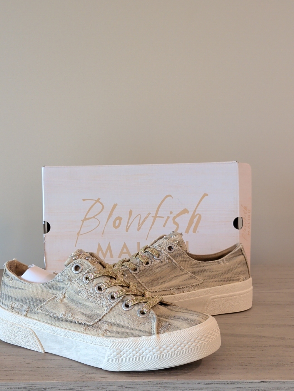 Blowfish Malibu NIB 7.5 Distressed Sneakers
